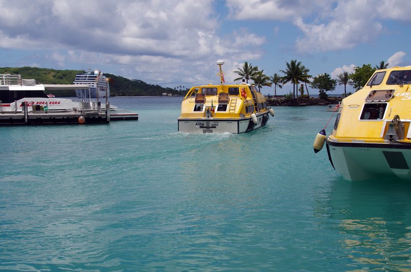 Farepiti Wharf harbor Bora Bora