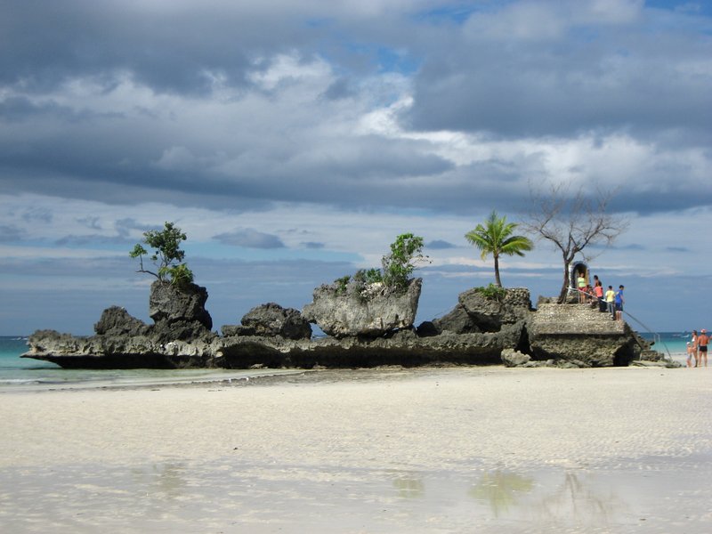 Willy's Rock at low tide, White Beach, Boracay