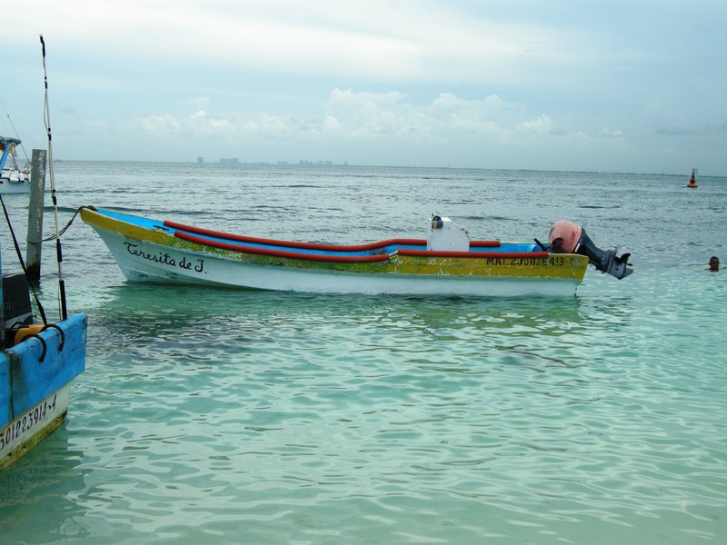 Playa Norte white sand beach · Isla Mujeres