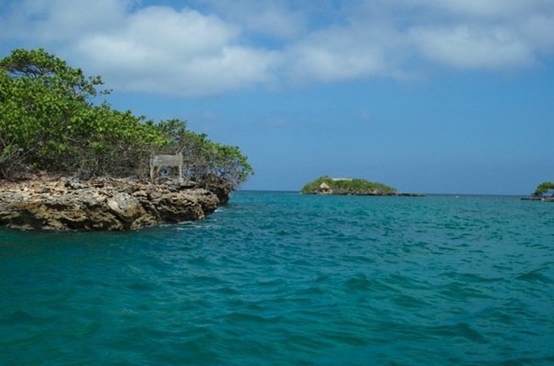 Caribbean waters at Islas del Rosario, Colombia