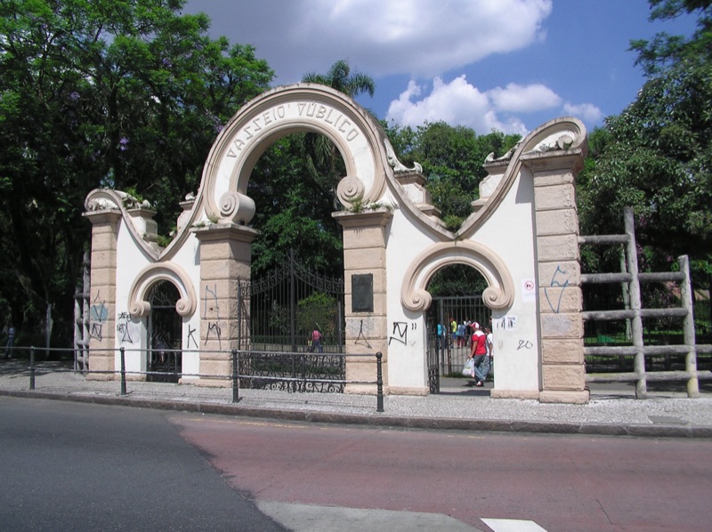 Lake and cast-iron bandstand at Passeio Público, Curitiba's oldest park