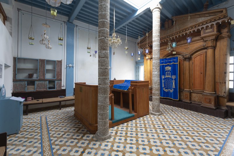 Slat Lkahal Synagogue