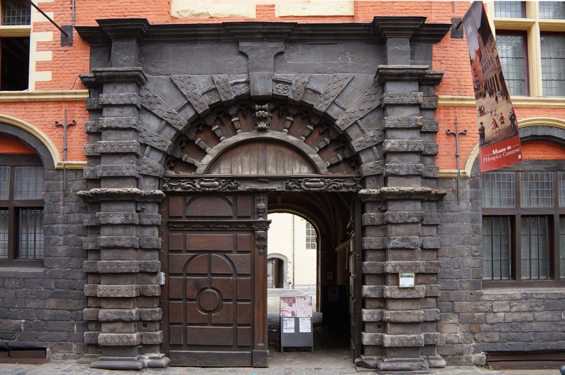 Hospice Comtesse exterior