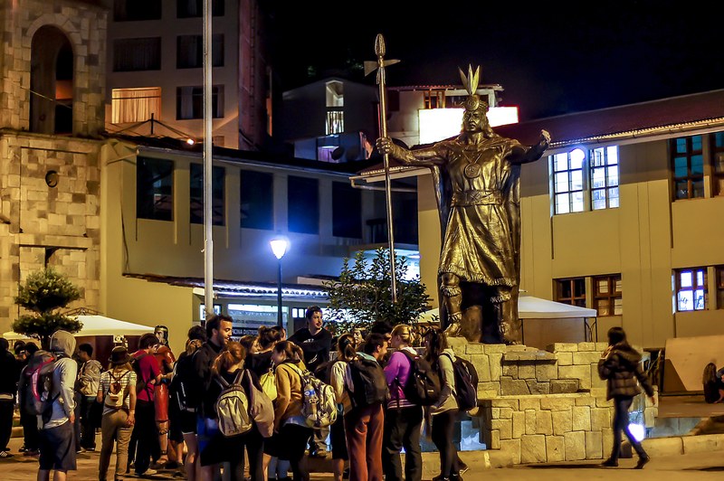 Manco Capac Plaza and monument, Aguas Calientes