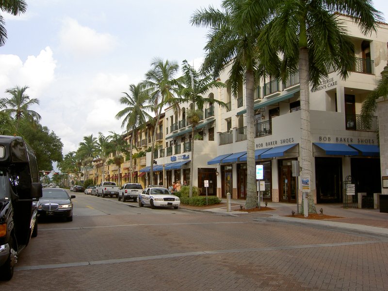Fifth Avenue South, Old Naples
