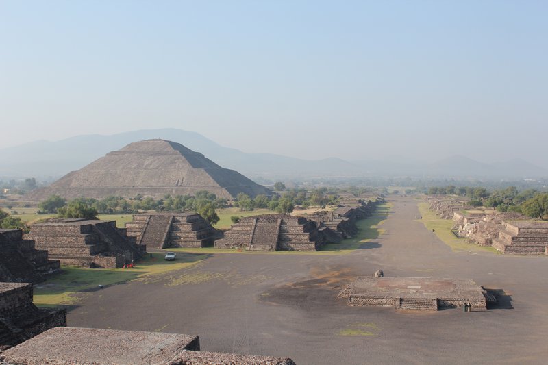 Pyramid of the Sun and Avenue of the Dead, Teotihuacán