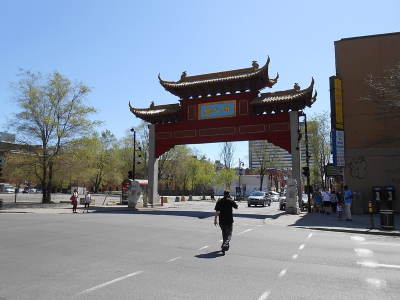 Montreal Chinatown ceremonial gate rue de la Gauchetière