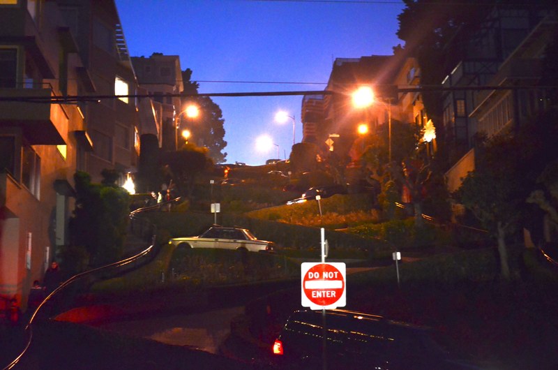 Lombard Street crooked switchbacks San Francisco