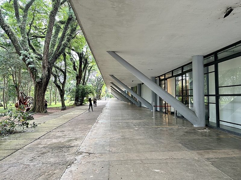 Museu Afro Brasil exterior Niemeyer pavilion