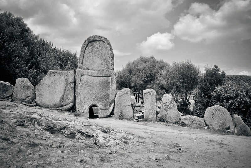 Giants' Grave of Coddu Vecchiu granite stele
