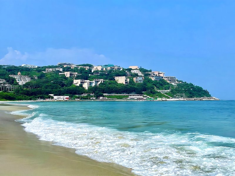 Dameisha Beach shoreline