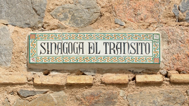 El Tránsito Synagogue Toledo Mudéjar plasterwork interior