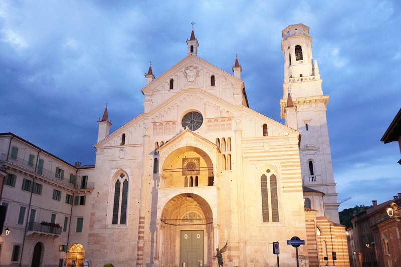 Cattedrale di Verona, Romanesque façade