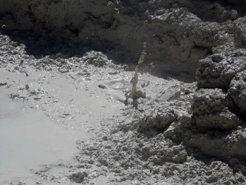 Artists' Paintpots mudpots and hot springs
